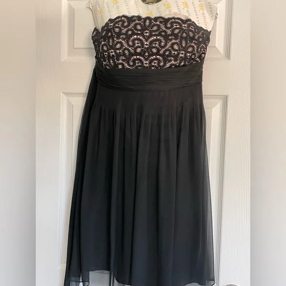 Jones New York | Dresses | Jones New York Empire Waist Black Silk Lace Dress  Size | Poshmark